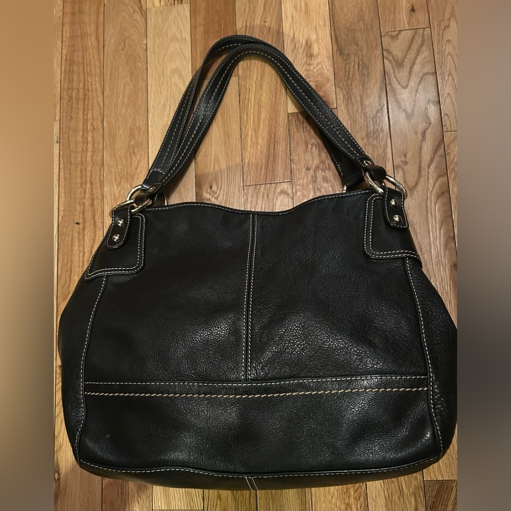 The Sak Black Leather Shoulder Bag with Contrast Stitching